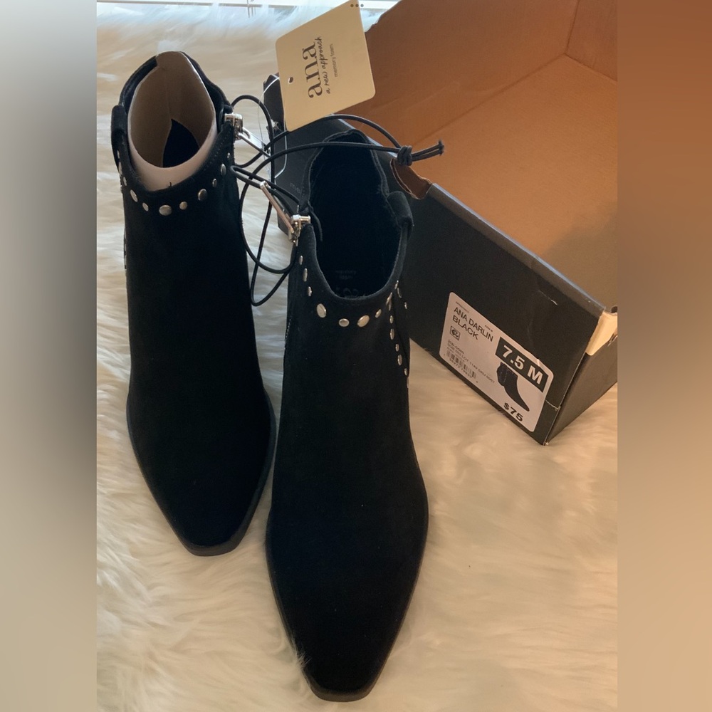 a.n.a. Darlin Black Studded Ankle Boots Size 7.5 Memory Foam Padded NWT Reg$75
